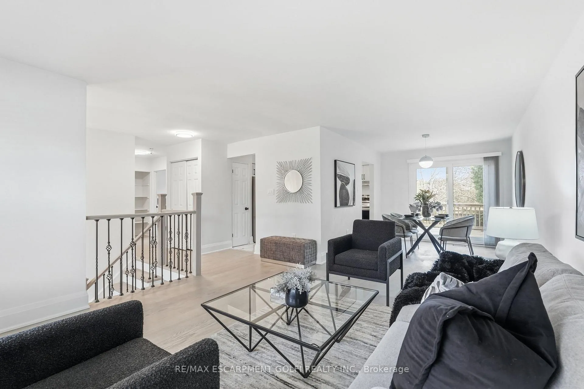Photo 8 of 4140 Celia Court, Burlington, Shoreacres — HOMEH