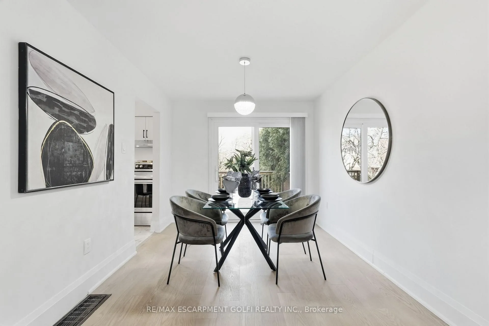 Photo 9 of 4140 Celia Court, Burlington, Shoreacres — HOMEH