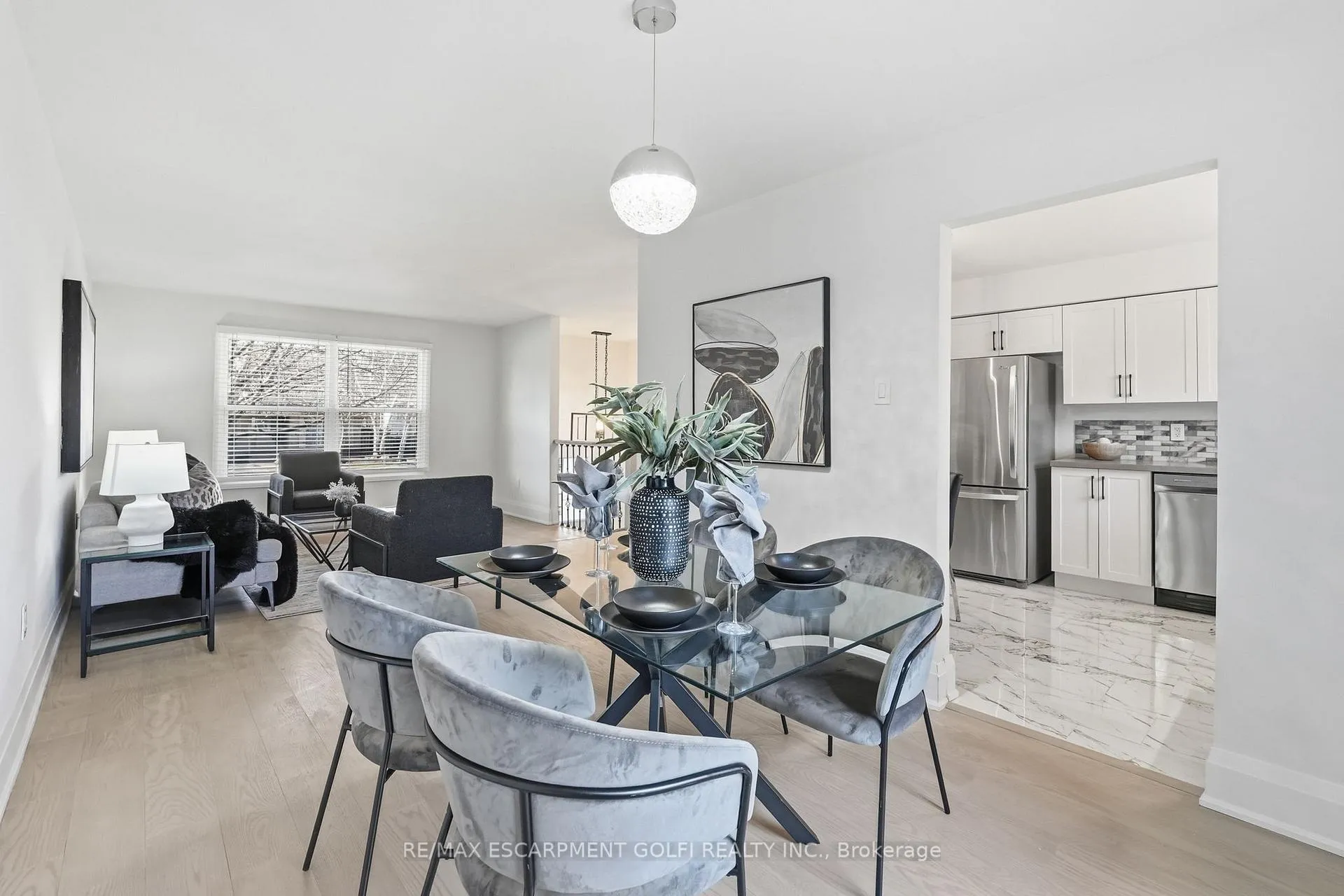 Photo 10 of 4140 Celia Court, Burlington, Shoreacres — HOMEH
