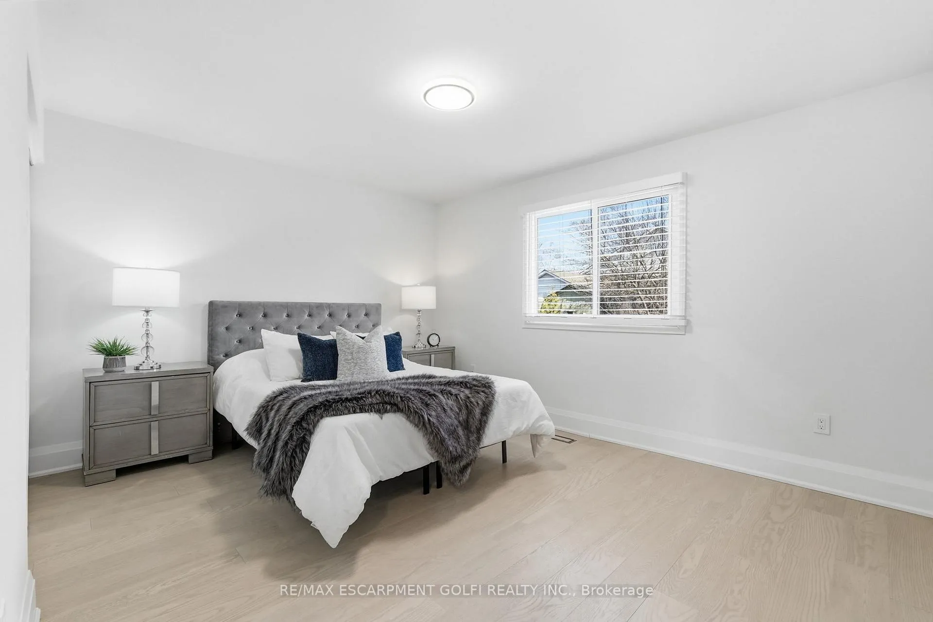 Photo 15 of 4140 Celia Court, Burlington, Shoreacres — HOMEH