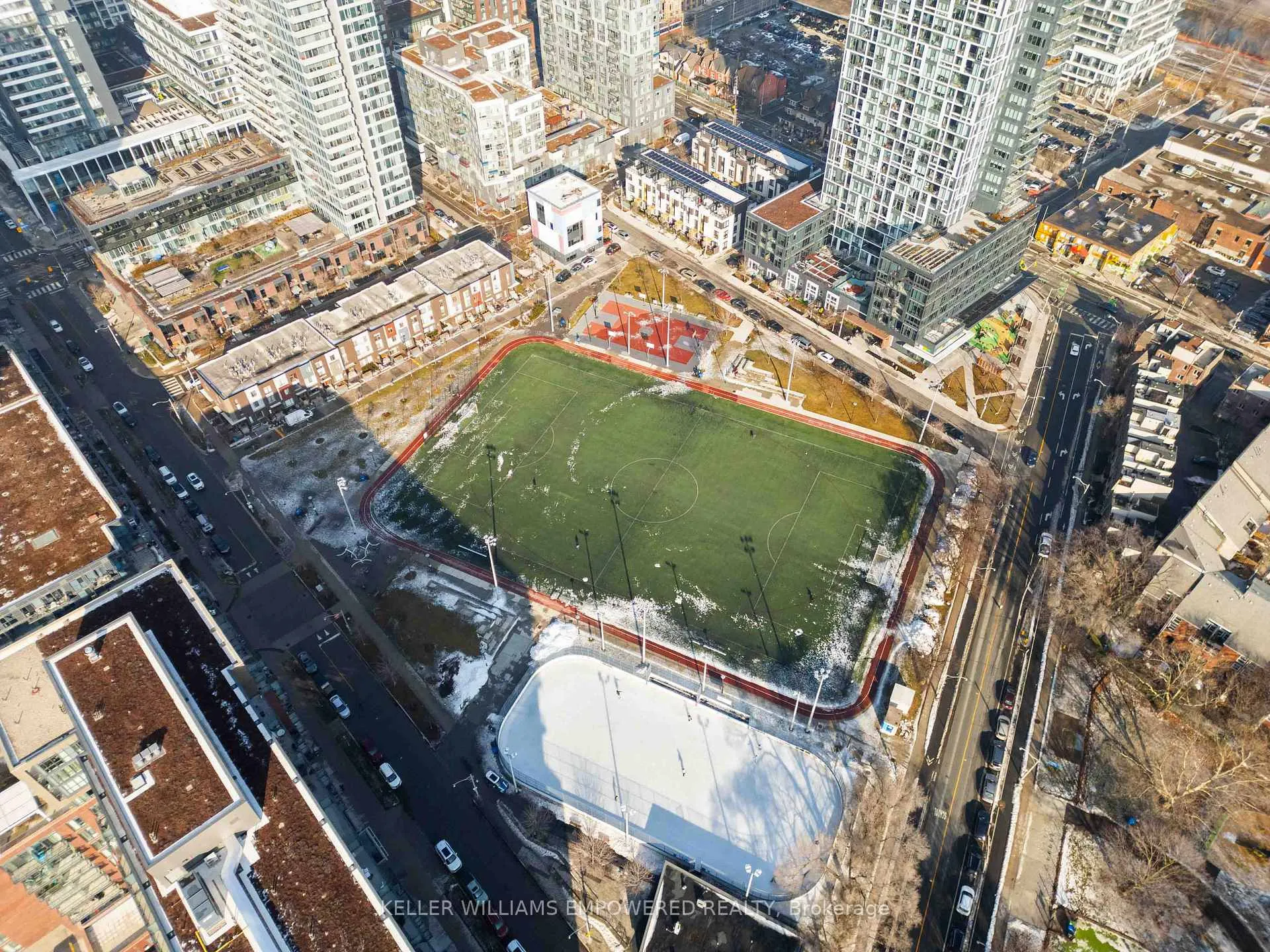 Photo 4 of Unit 1005, 170 Sumach Street, Toronto, Regent Park — HOMEH