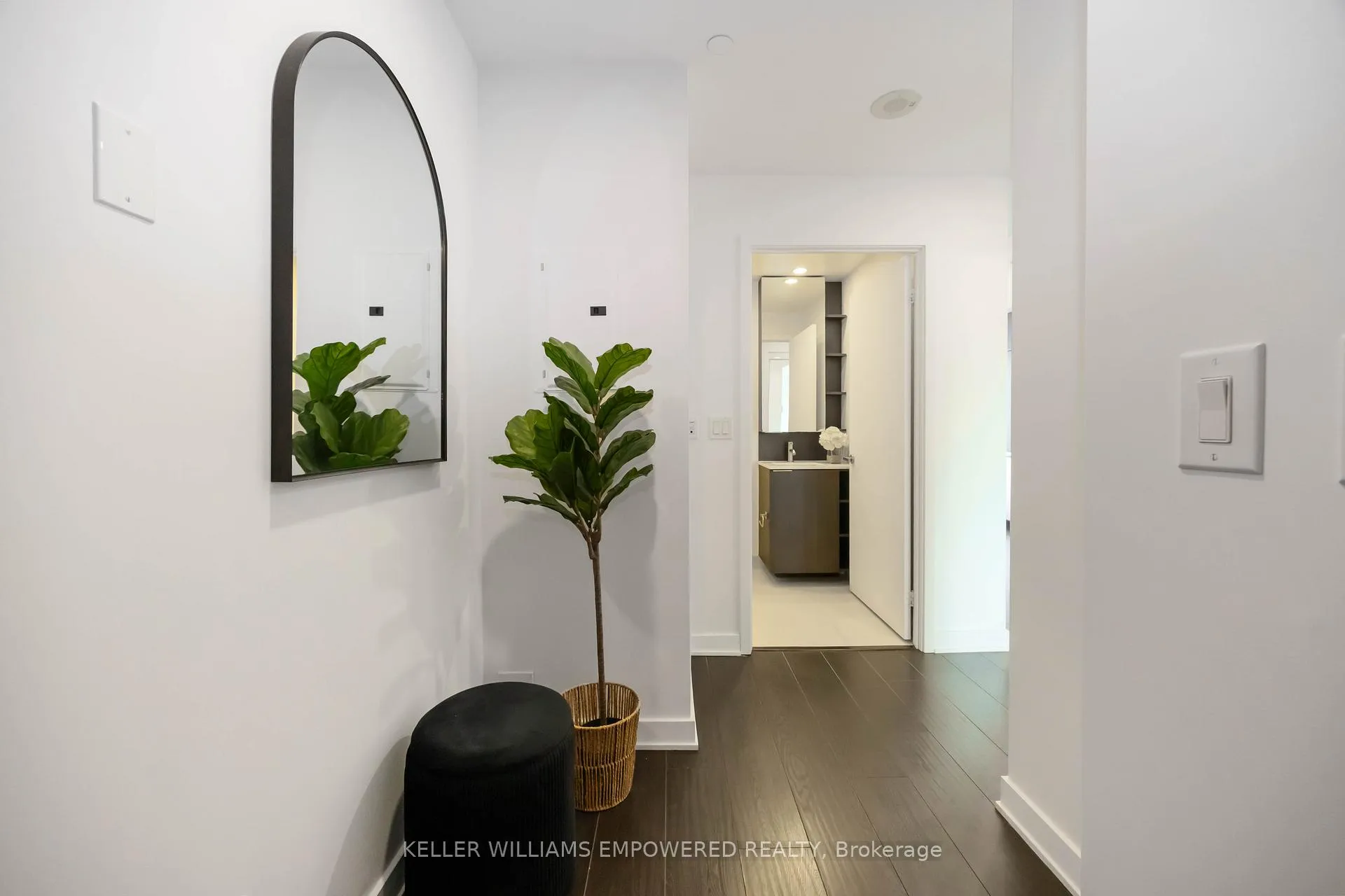 Photo 8 of Unit 1005, 170 Sumach Street, Toronto, Regent Park — HOMEH