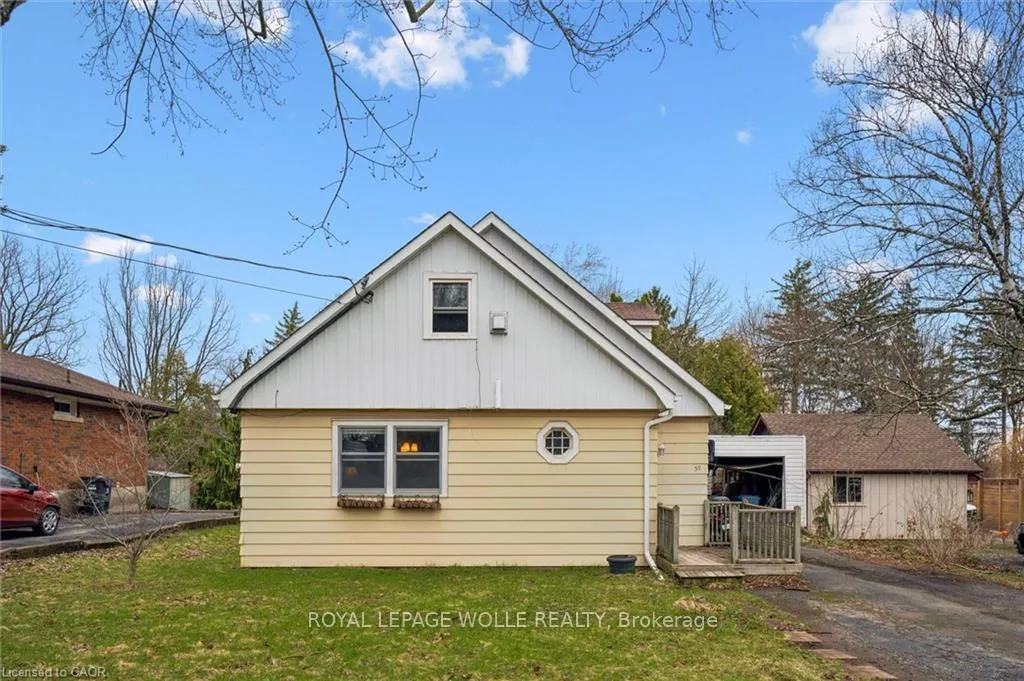 Photo 4 of 37 Edgehill Drive, Guelph, Exhibition Park — HOMEH