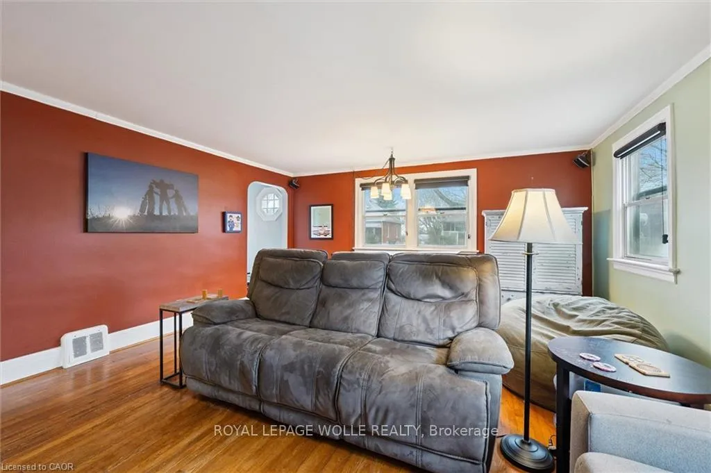 Photo 10 of 37 Edgehill Drive, Guelph, Exhibition Park — HOMEH