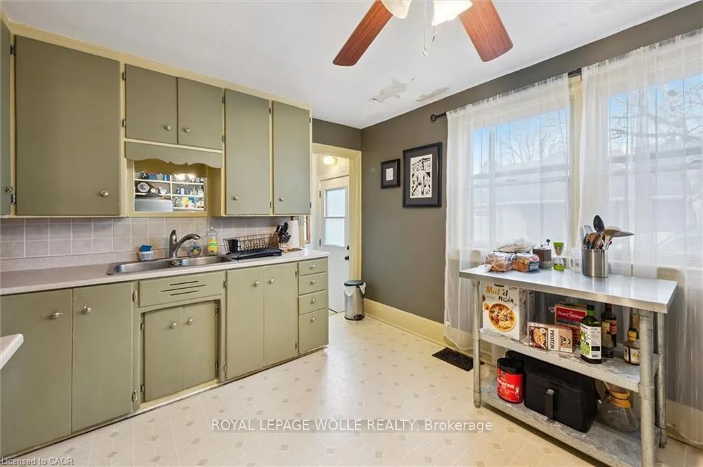 Photo 15 of 37 Edgehill Drive, Guelph, Exhibition Park — HOMEH