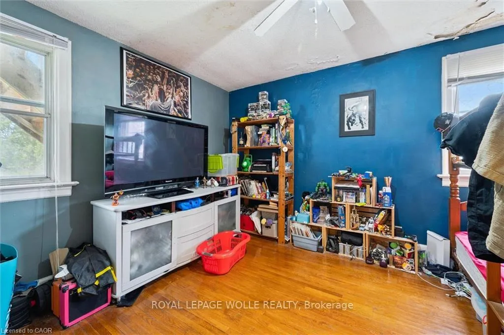 Photo 20 of 37 Edgehill Drive, Guelph, Exhibition Park — HOMEH
