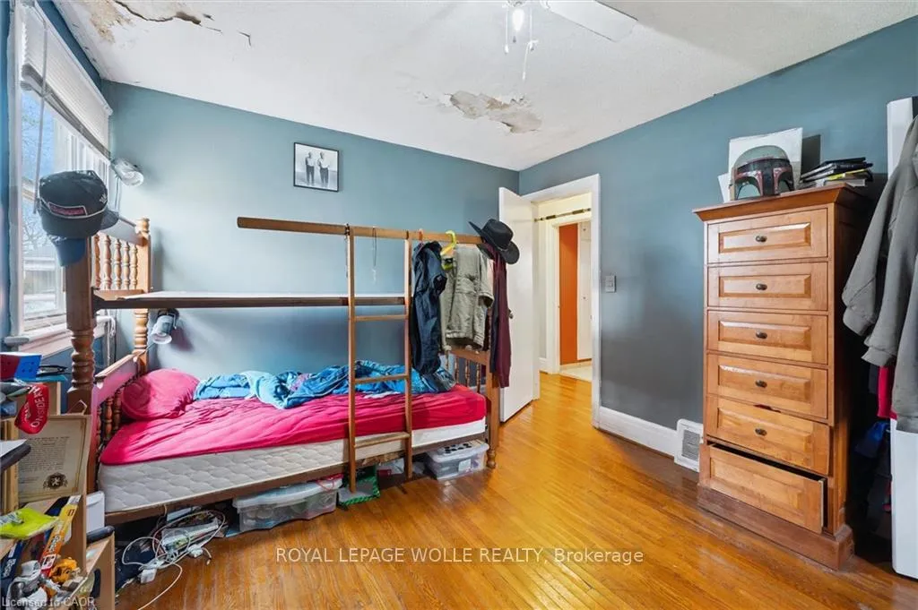 Photo 21 of 37 Edgehill Drive, Guelph, Exhibition Park — HOMEH