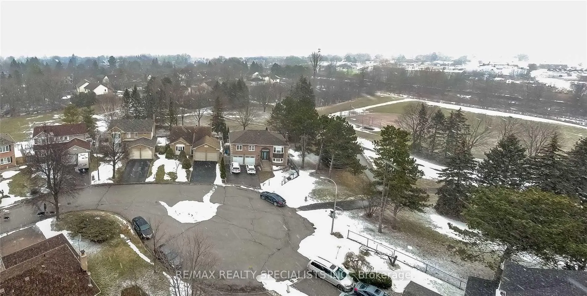 Photo 3 of 885 Walton CRT, Whitby, Williamsburg — HOMEH