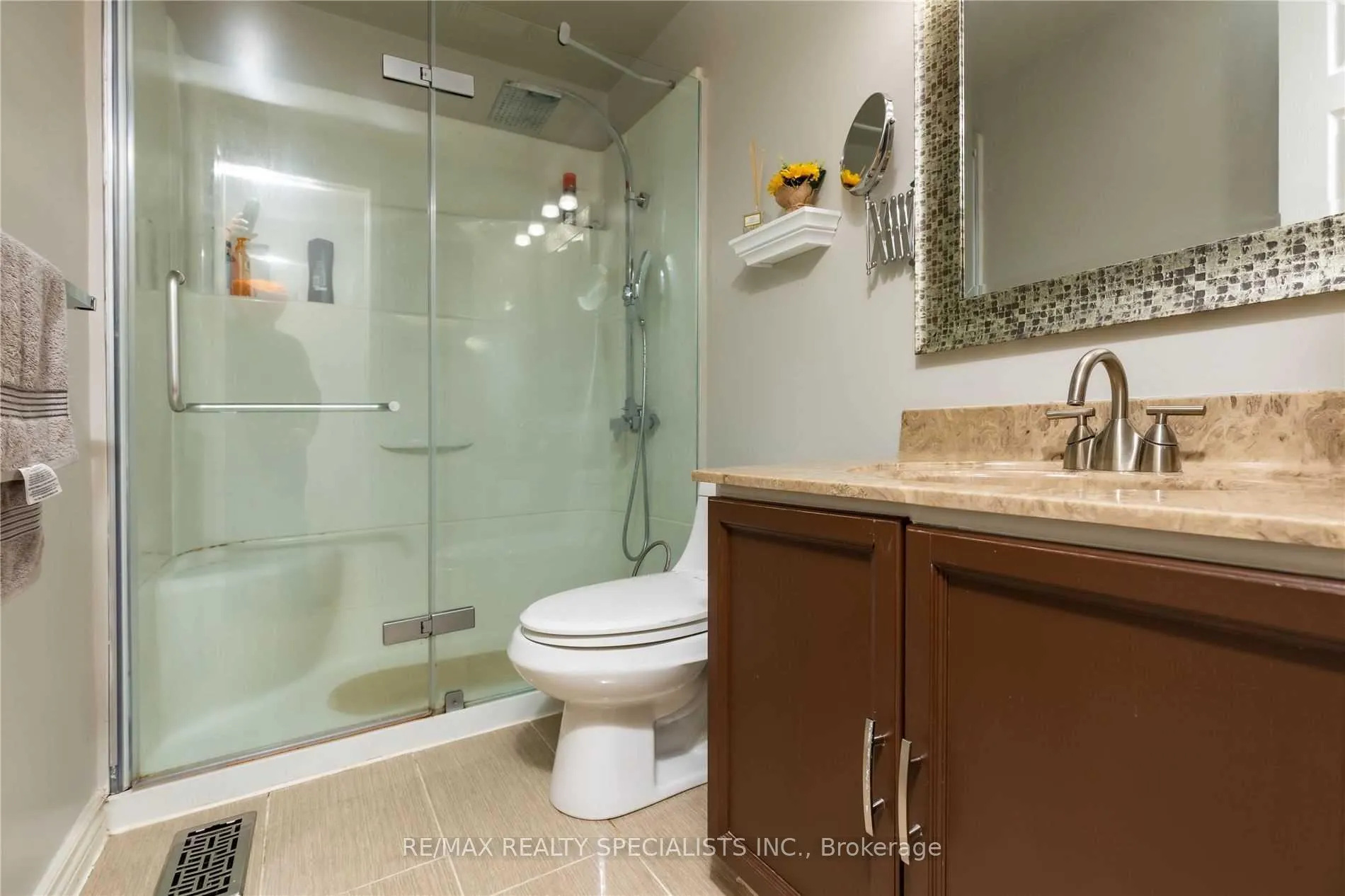 Photo 22 of 885 Walton CRT, Whitby, Williamsburg — HOMEH