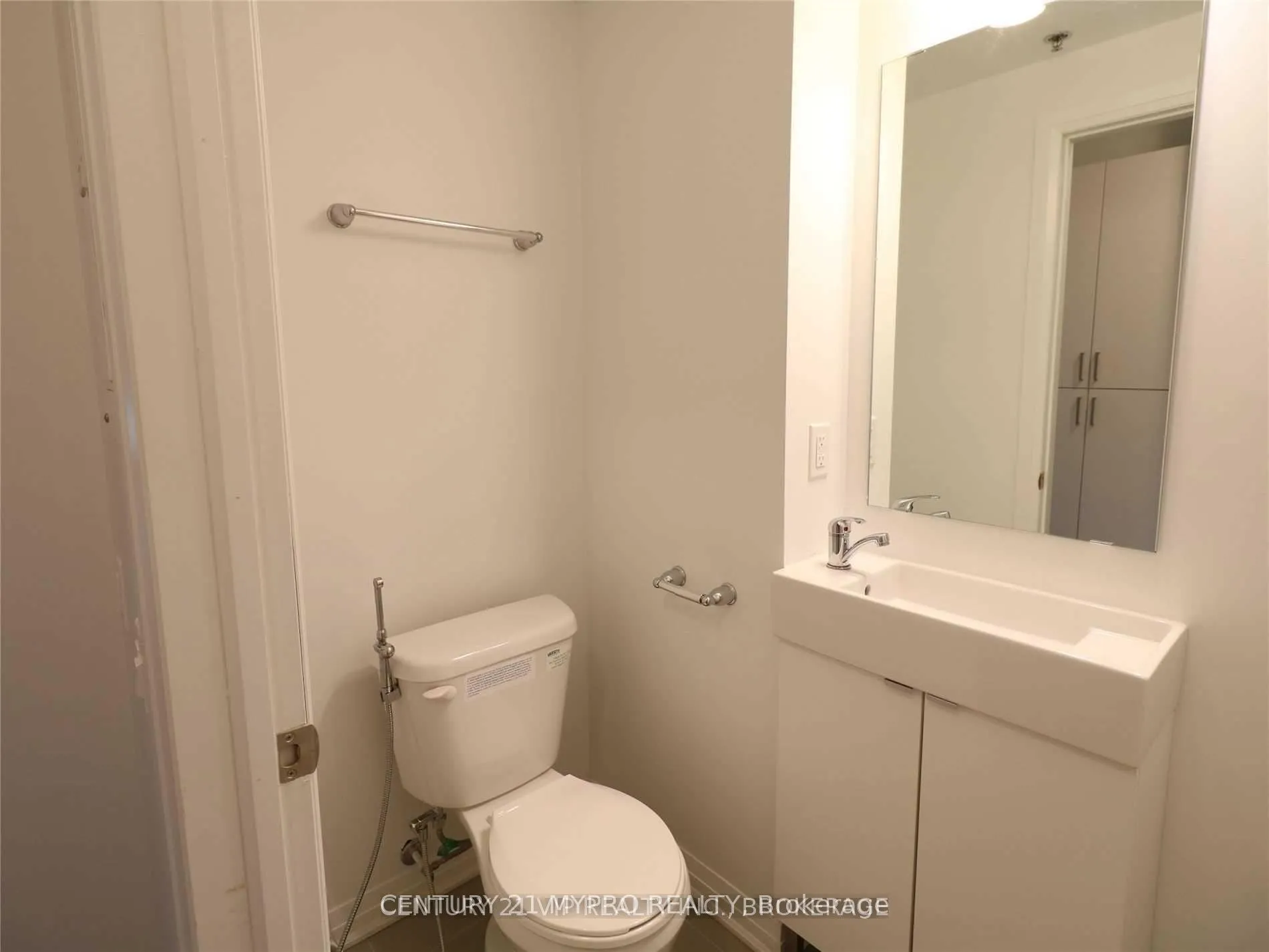 Photo 3 of Unit 528, 1900 Simcoe Street N, Oshawa, Samac — HOMEH