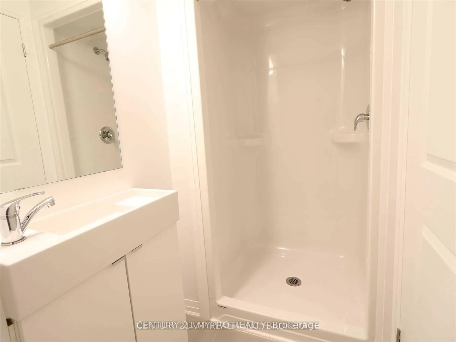 Photo 4 of Unit 528, 1900 Simcoe Street N, Oshawa, Samac — HOMEH