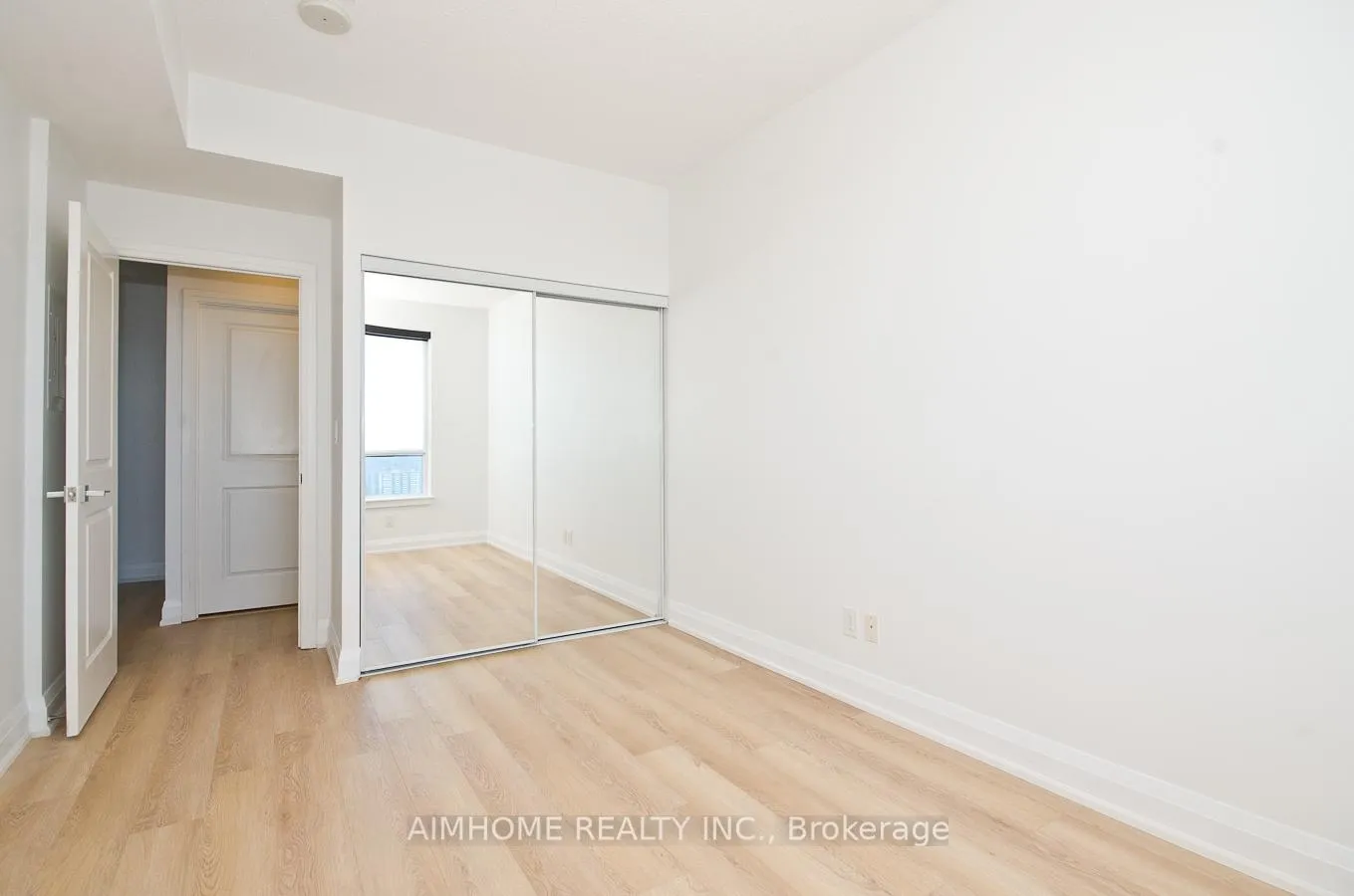 Photo 9 of Unit 2310, 7171 Yonge Street, Markham, Thornhill — HOMEH
