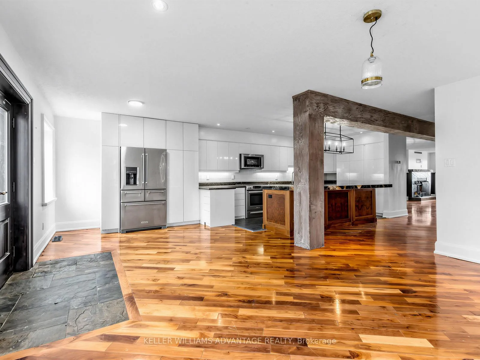 Photo 11 of 2 Park Avenue, Toronto, The Beaches — HOMEH
