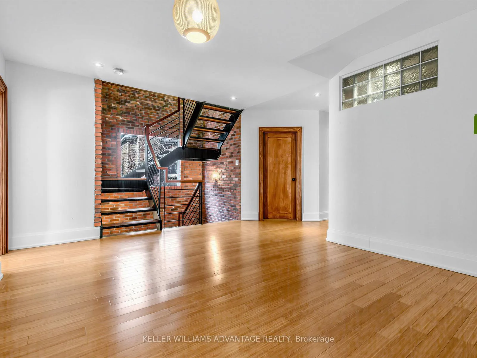 Photo 16 of 2 Park Avenue, Toronto, The Beaches — HOMEH