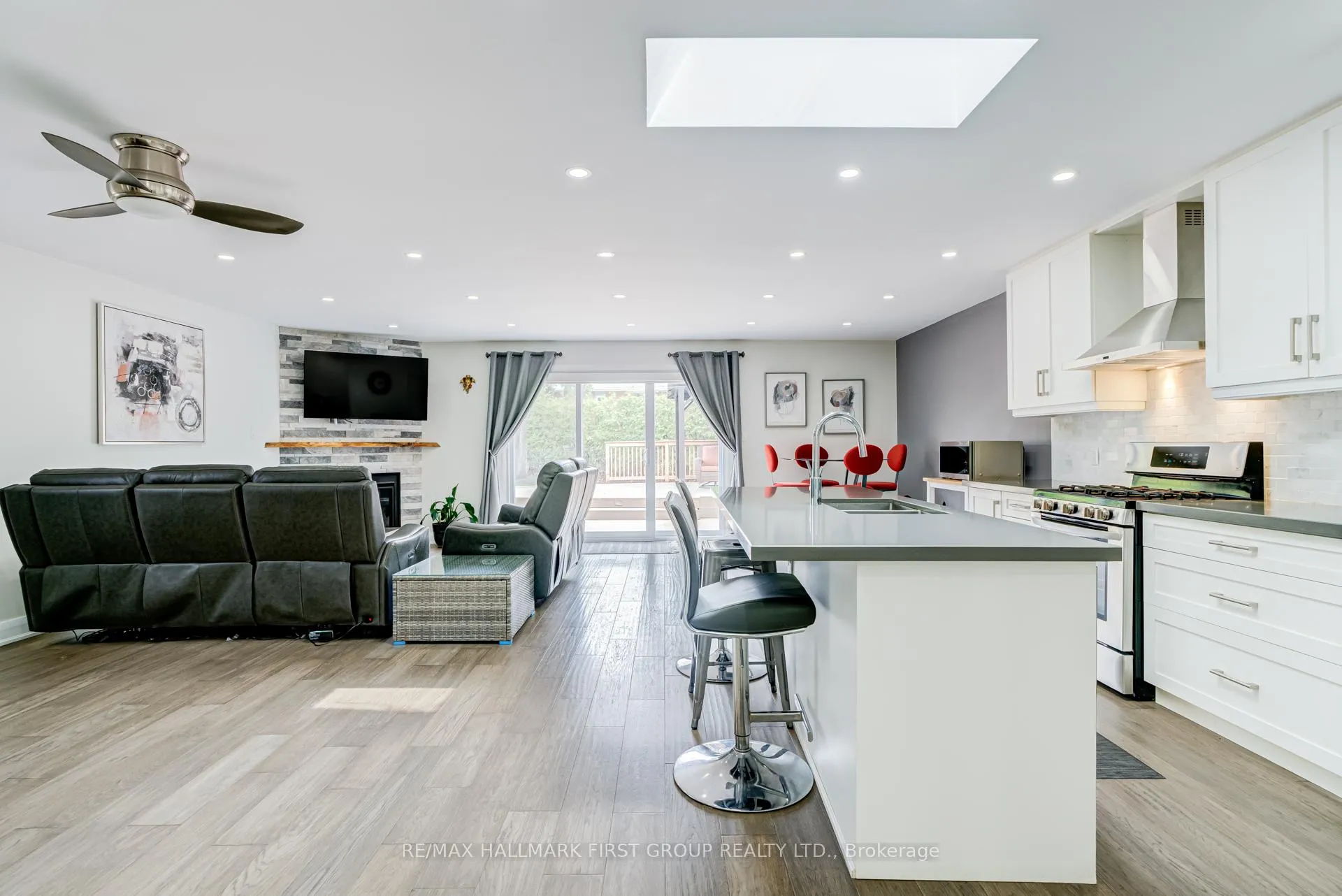 Photo 4 of 81 Sagewood Avenue, Clarington, Courtice — HOMEH