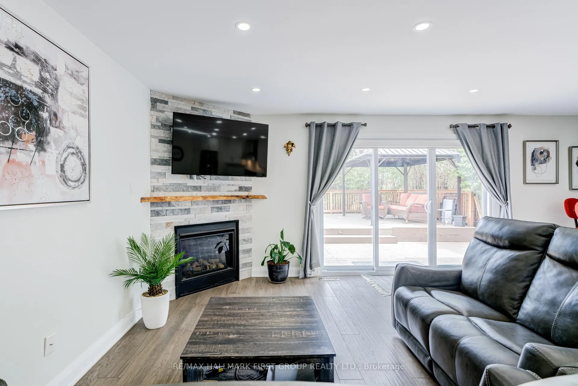Photo 5 of 81 Sagewood Avenue, Clarington, Courtice — HOMEH