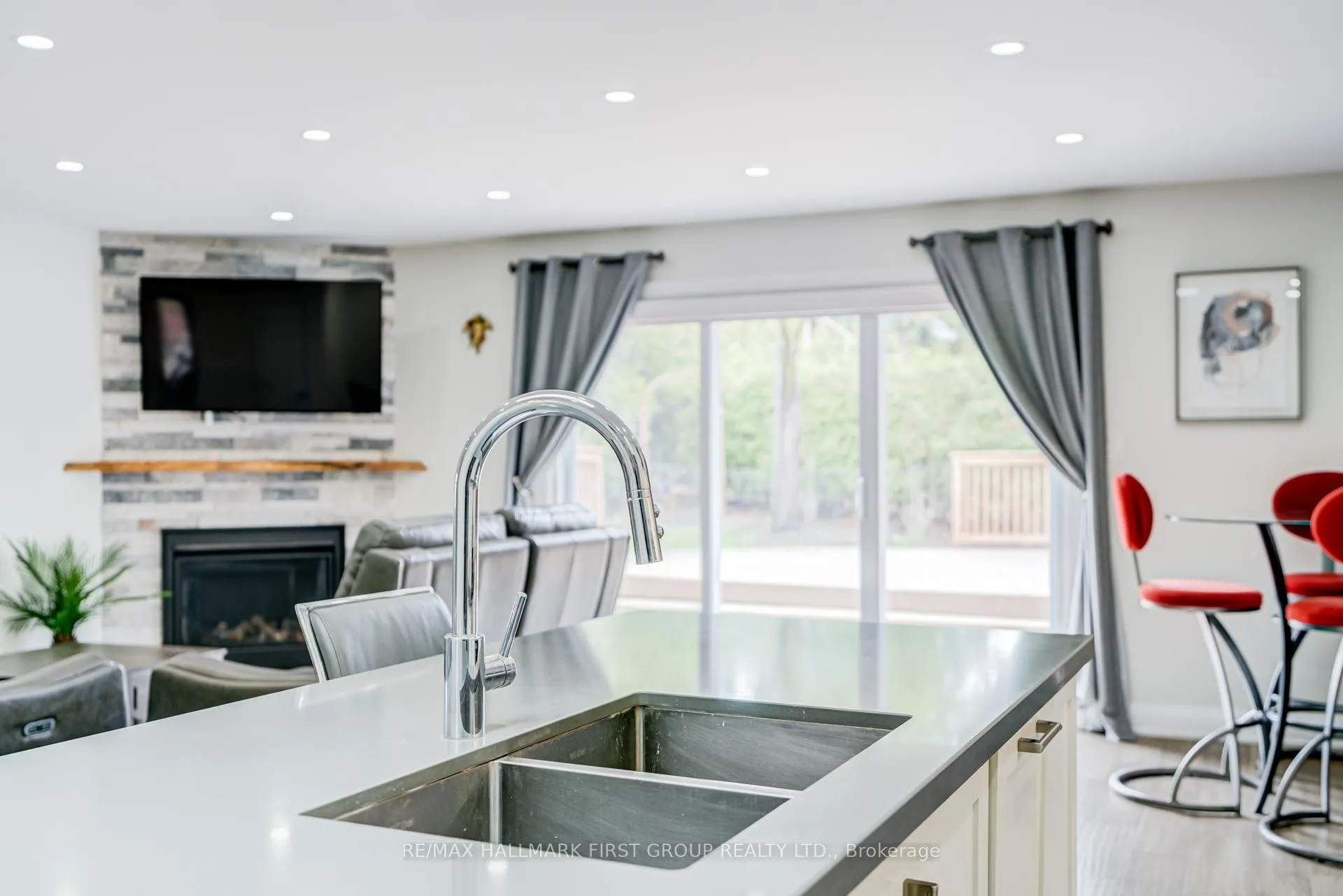 Photo 9 of 81 Sagewood Avenue, Clarington, Courtice — HOMEH