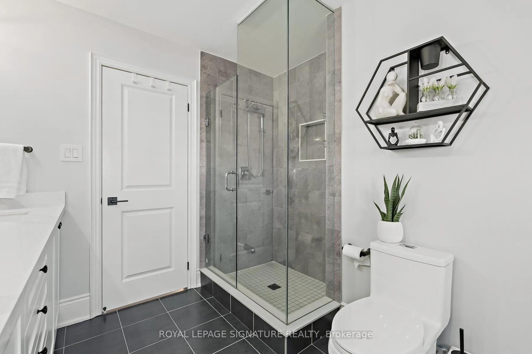 Photo 36 of 737 Gilmour Crescent, Shelburne — HOMEH