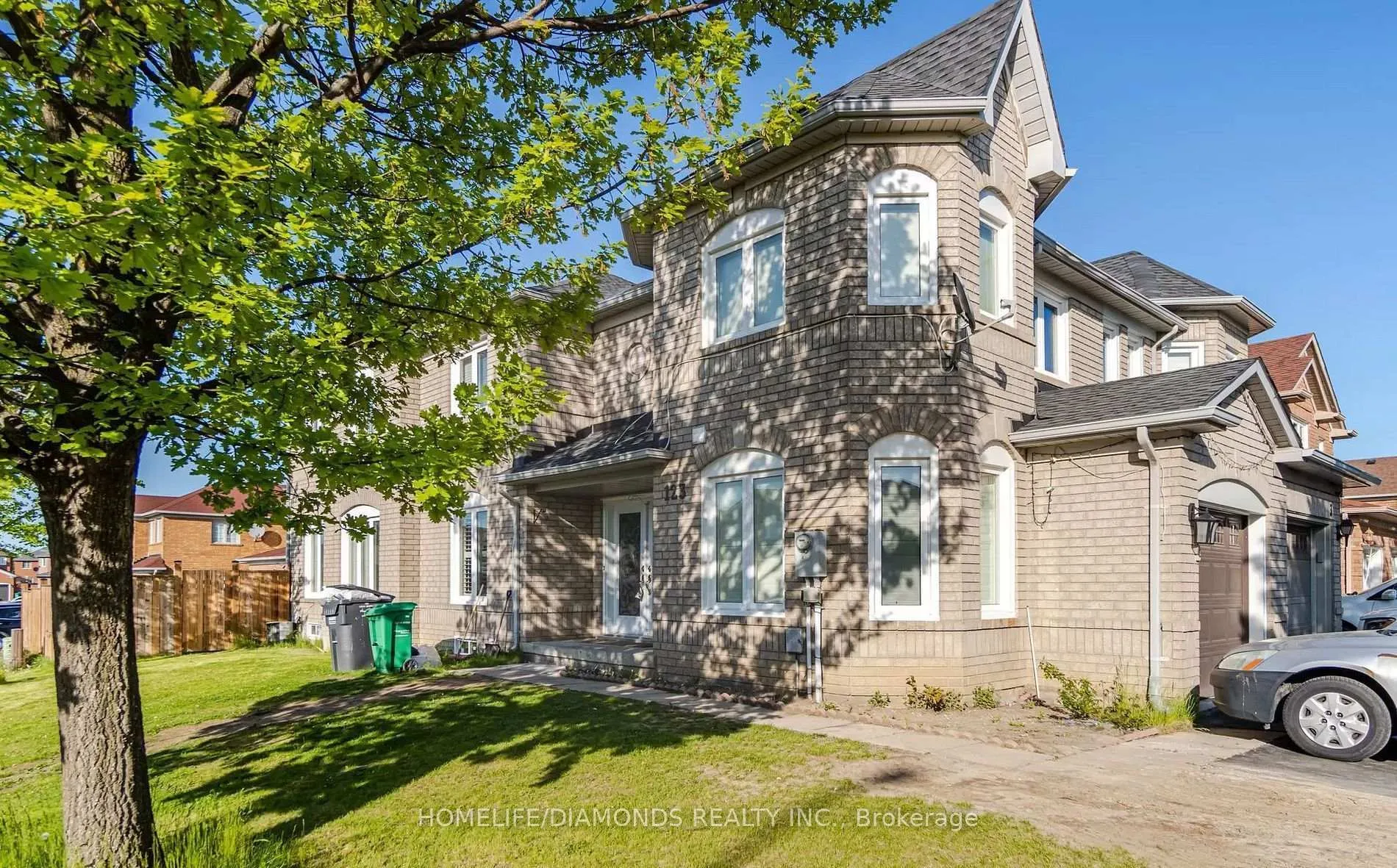 Photo 1 of 123 Oatfield Road, Brampton, Sandringham-Wellington — HOMEH