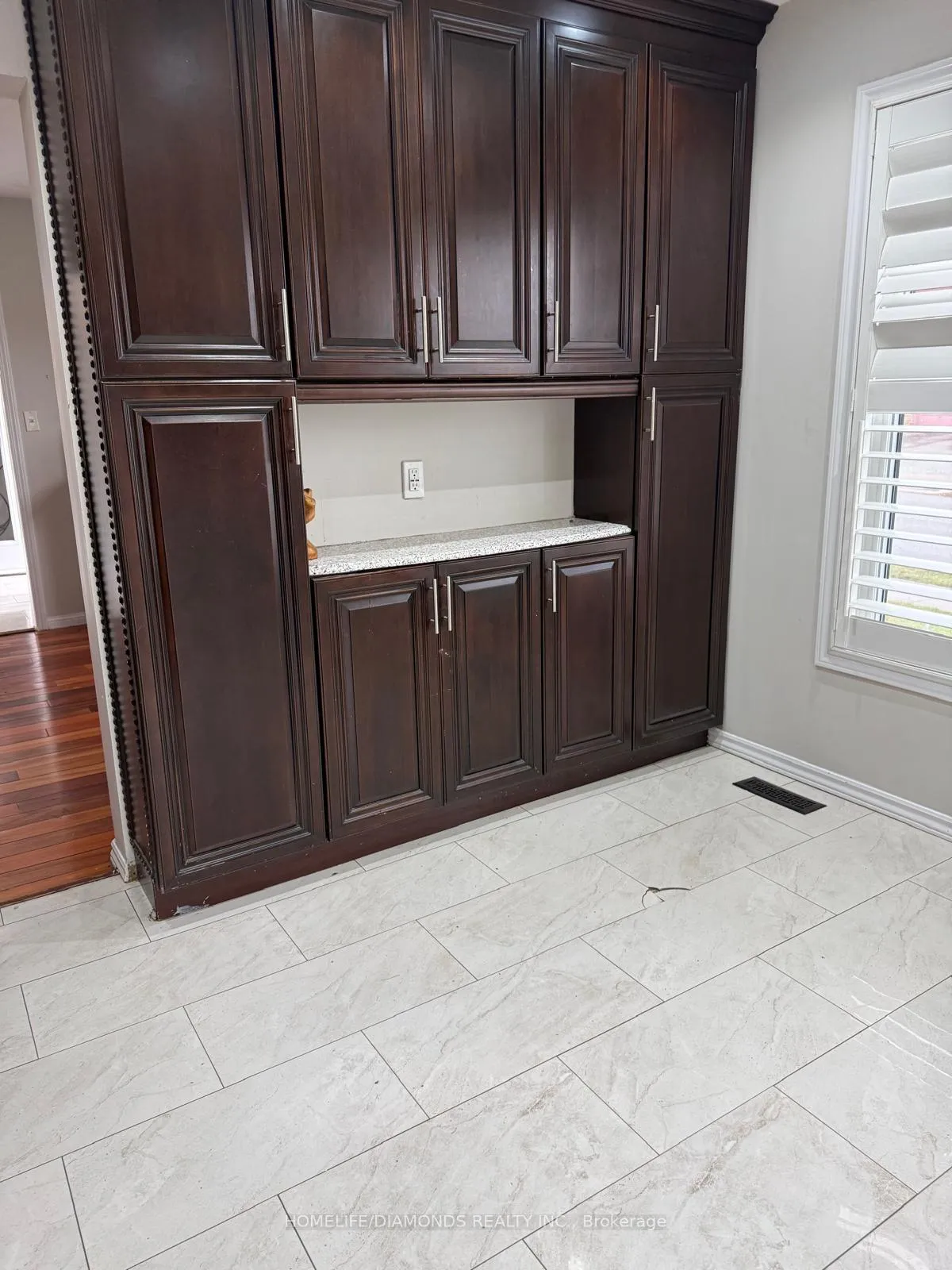 Photo 6 of 123 Oatfield Road, Brampton, Sandringham-Wellington — HOMEH