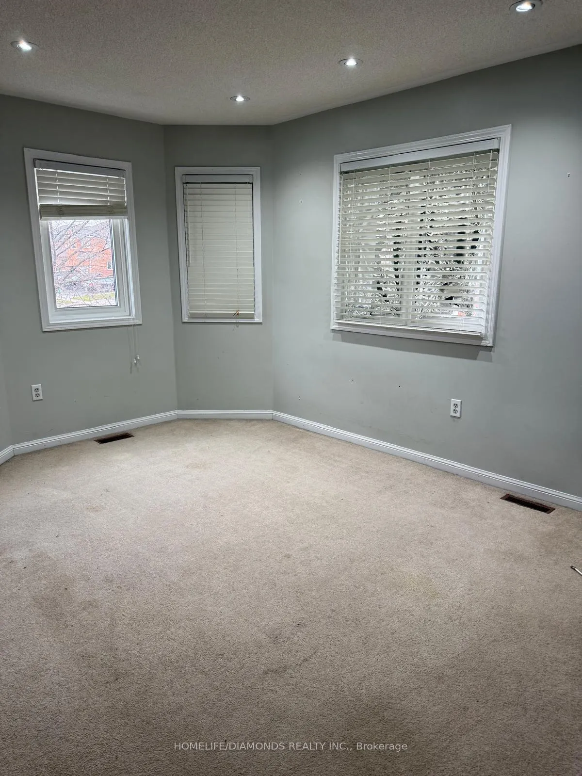 Photo 8 of 123 Oatfield Road, Brampton, Sandringham-Wellington — HOMEH