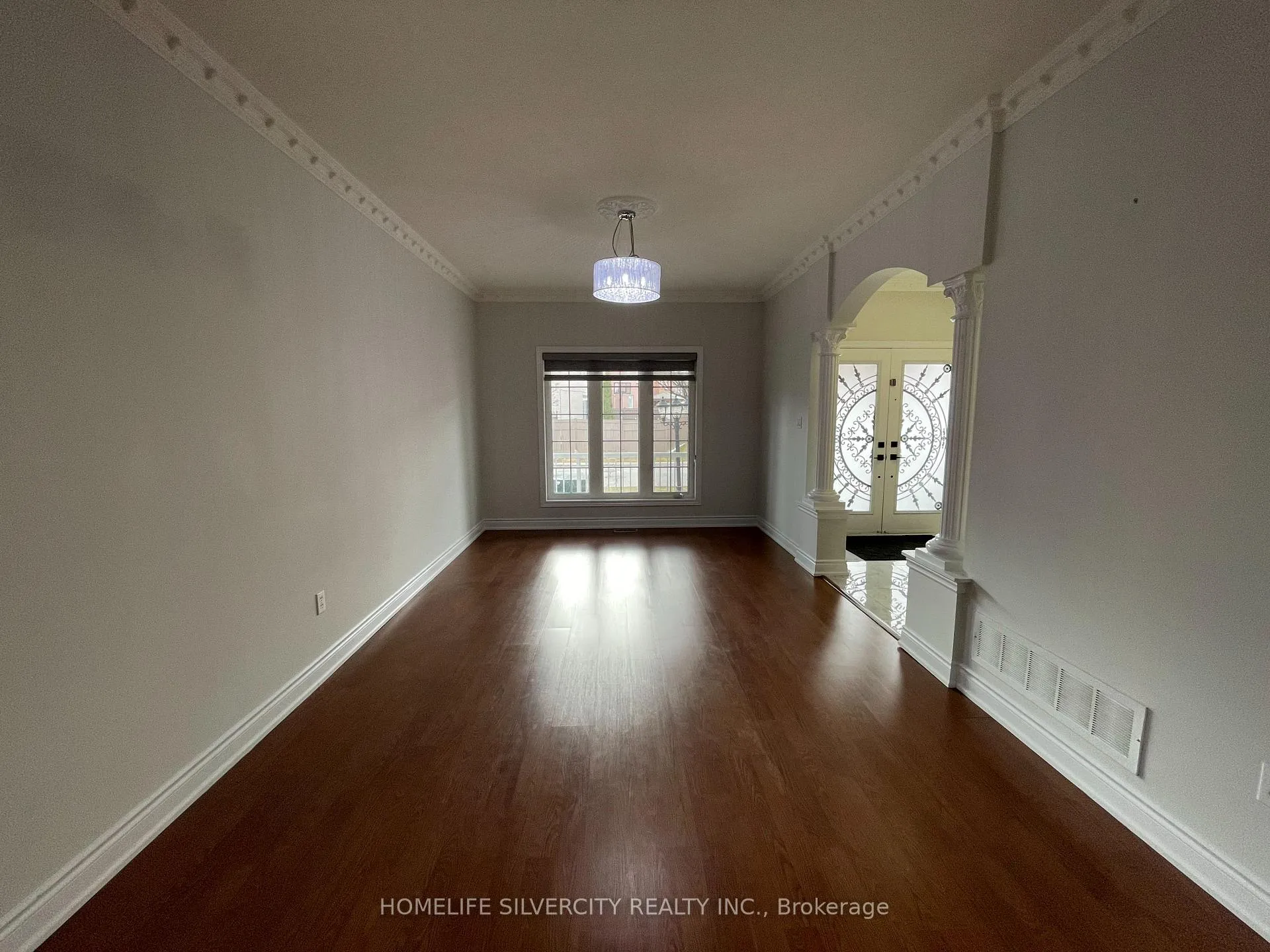 Photo 5 of 4 Runnymede Crescent, Brampton, Sandringham-Wellington — HOMEH