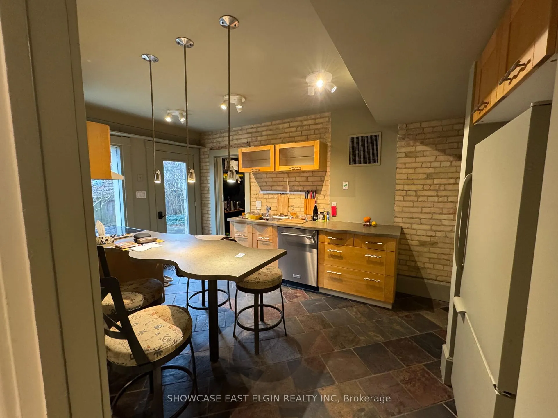 Photo 5 of 62 Centre Street, Aylmer — HOMEH