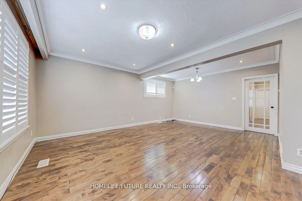 Photo 5 of Unit Main, 28 Sharbot Avenue, Scarborough, Woburn — HOMEH