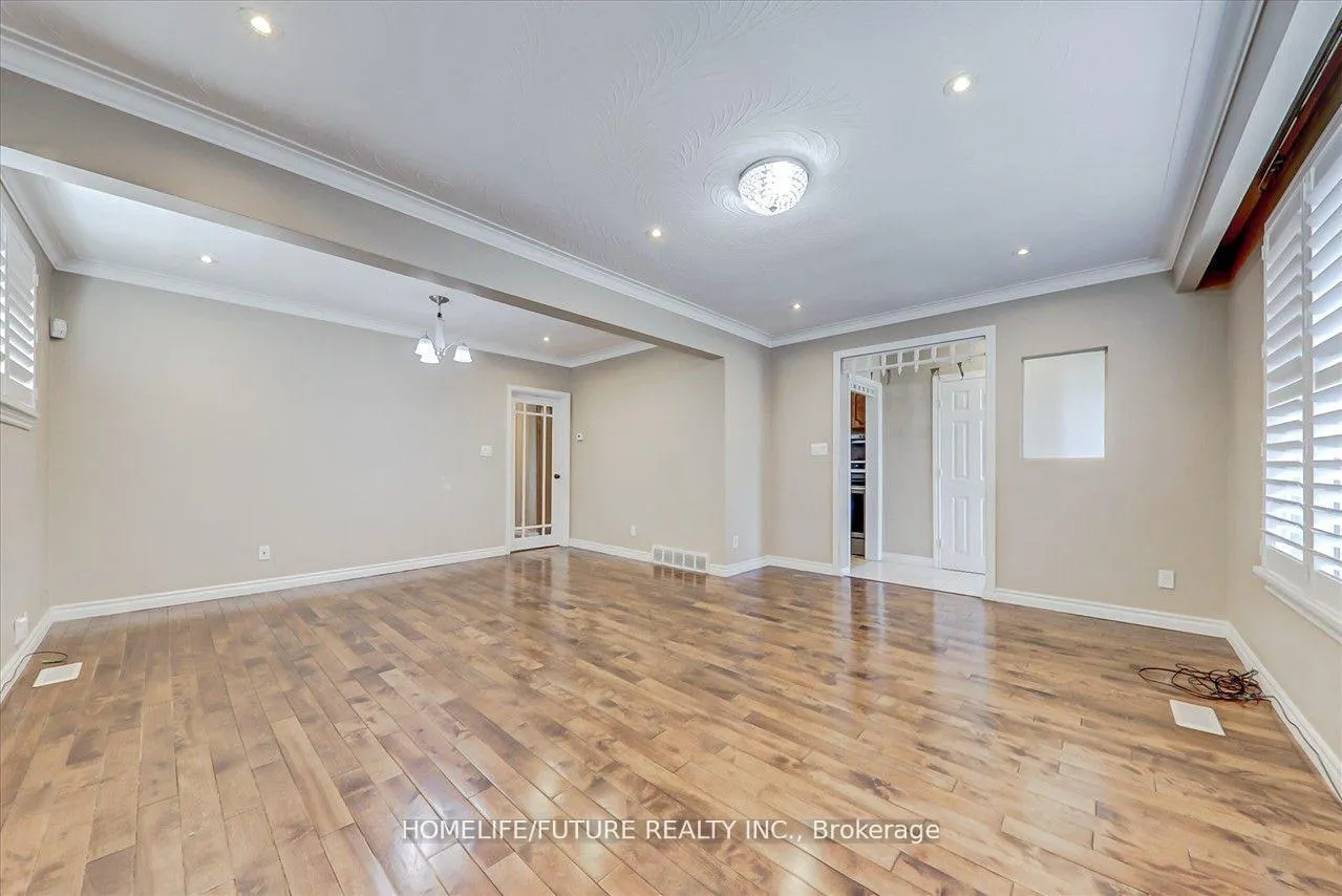 Photo 6 of Unit Main, 28 Sharbot Avenue, Scarborough, Woburn — HOMEH