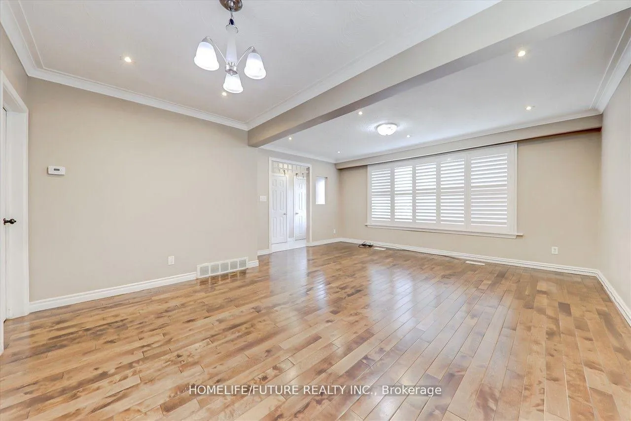 Photo 7 of Unit Main, 28 Sharbot Avenue, Scarborough, Woburn — HOMEH