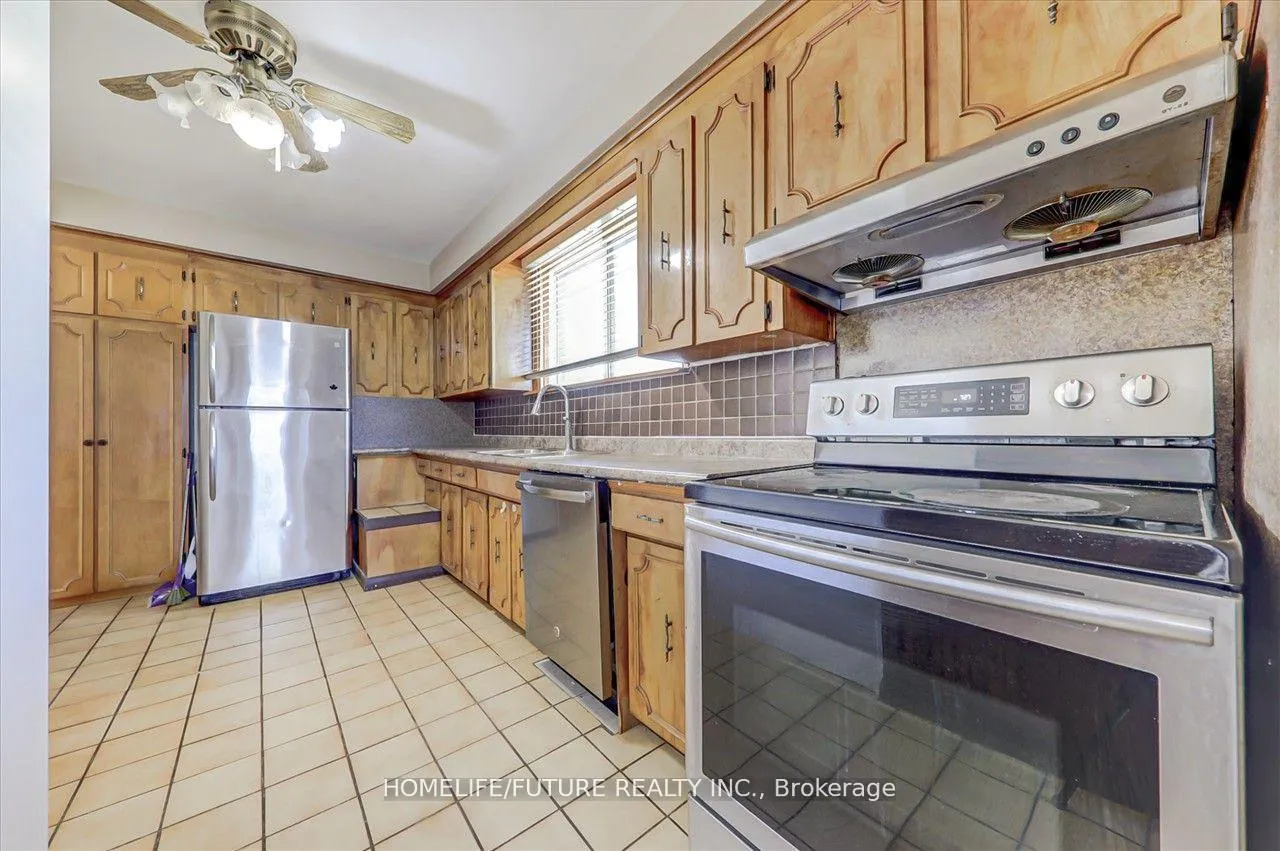 Photo 9 of Unit Main, 28 Sharbot Avenue, Scarborough, Woburn — HOMEH