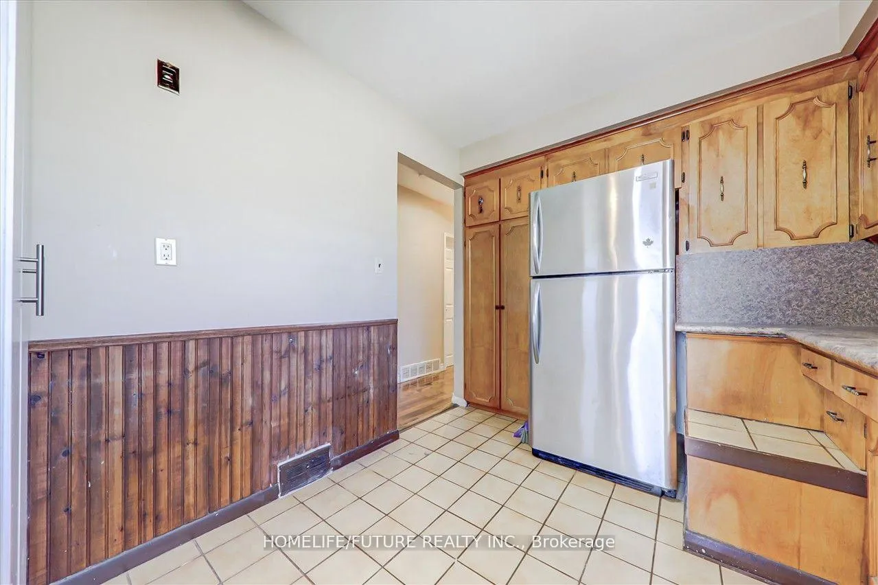Photo 10 of Unit Main, 28 Sharbot Avenue, Scarborough, Woburn — HOMEH