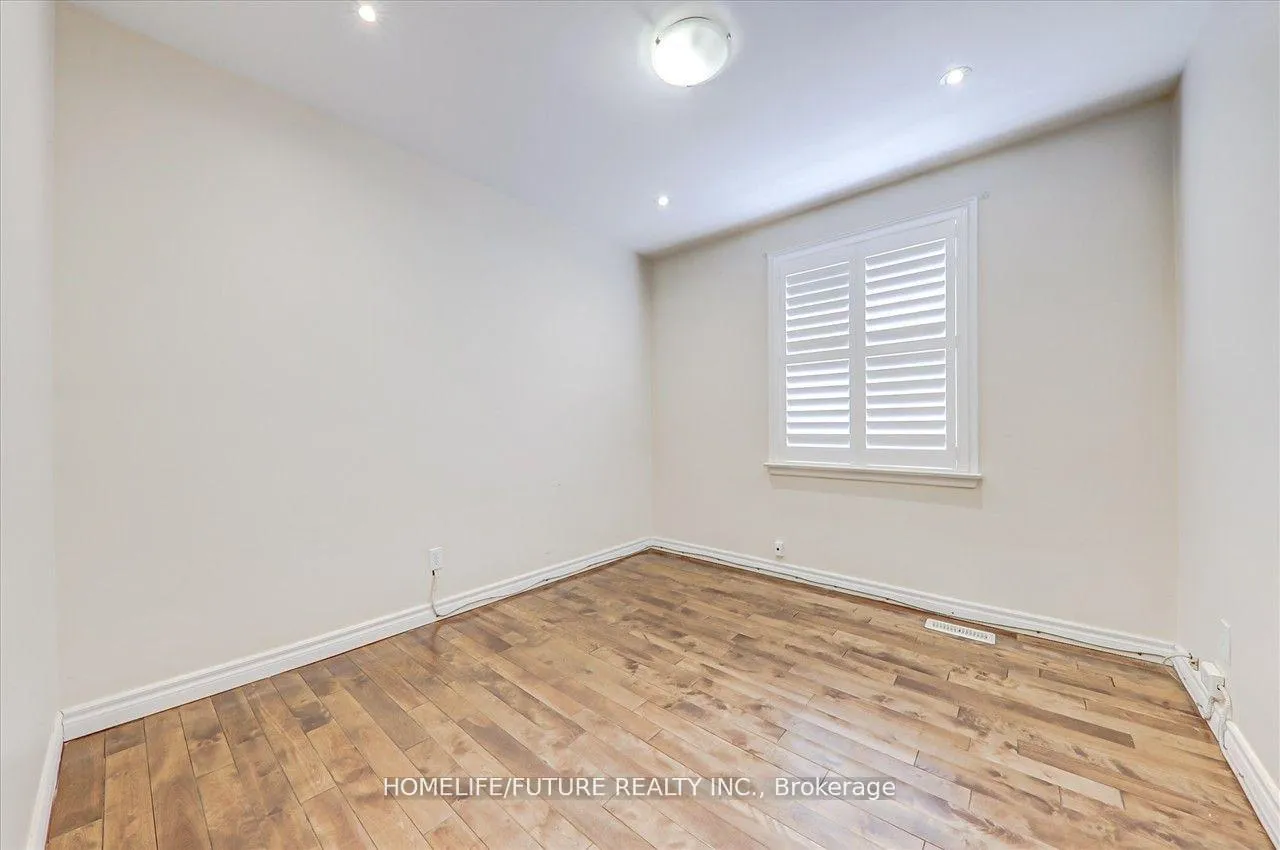 Photo 12 of Unit Main, 28 Sharbot Avenue, Scarborough, Woburn — HOMEH