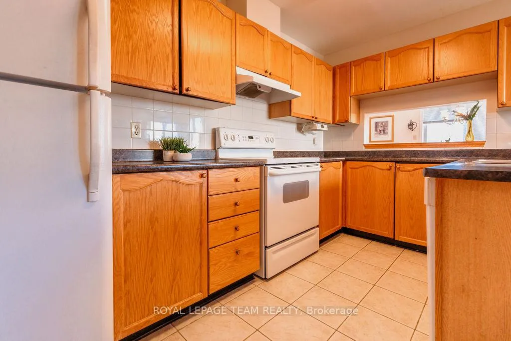 Photo 16 of 16 Pickwick Drive, Ottawa, Barrhaven - Cedargrove/Fraserdale — HOMEH