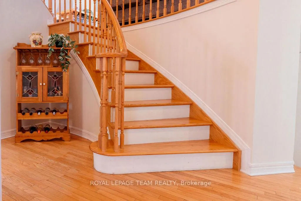 Photo 18 of 16 Pickwick Drive, Ottawa, Barrhaven - Cedargrove/Fraserdale — HOMEH