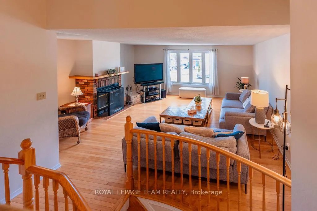 Photo 23 of 16 Pickwick Drive, Ottawa, Barrhaven - Cedargrove/Fraserdale — HOMEH