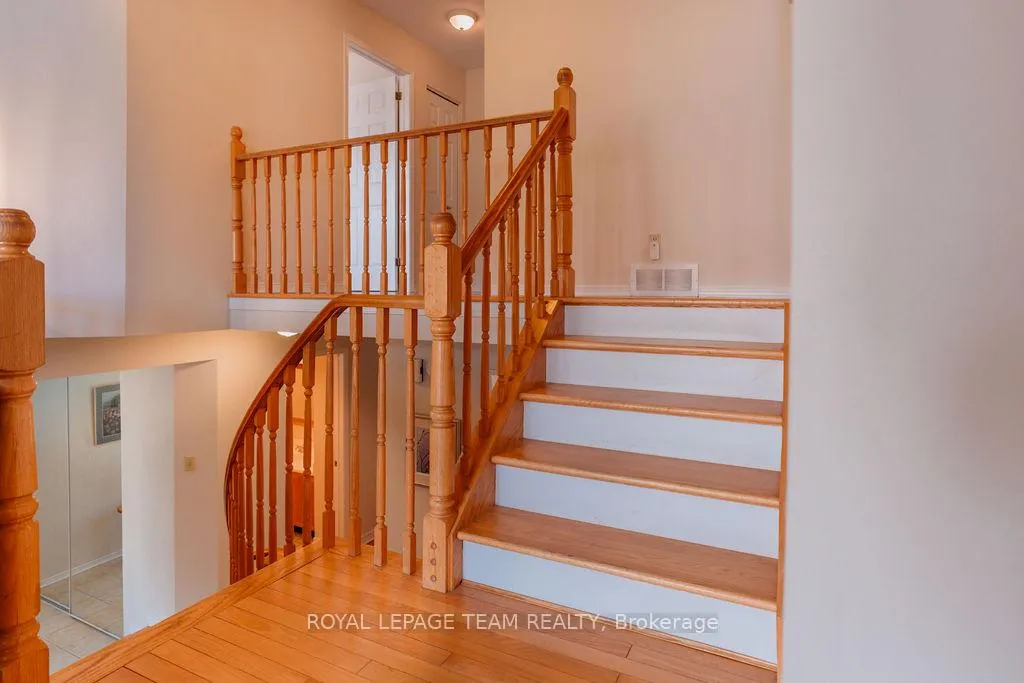 Photo 24 of 16 Pickwick Drive, Ottawa, Barrhaven - Cedargrove/Fraserdale — HOMEH