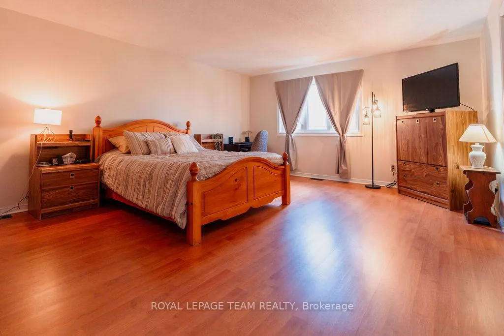 Photo 28 of 16 Pickwick Drive, Ottawa, Barrhaven - Cedargrove/Fraserdale — HOMEH
