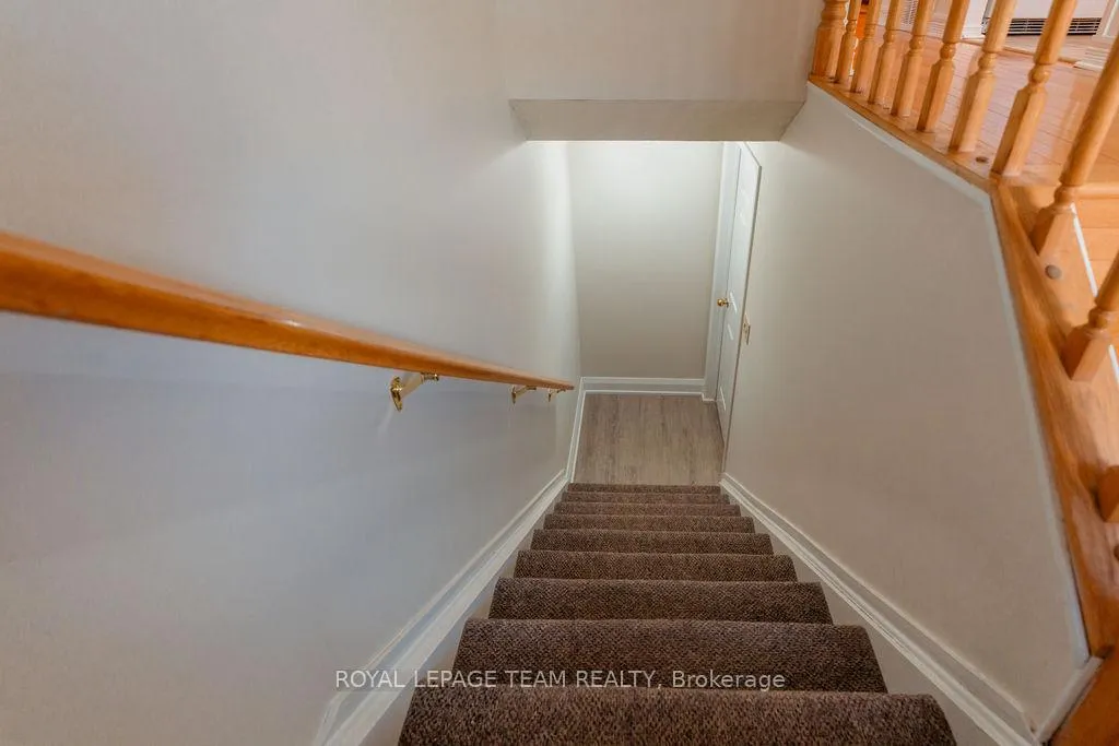Photo 32 of 16 Pickwick Drive, Ottawa, Barrhaven - Cedargrove/Fraserdale — HOMEH