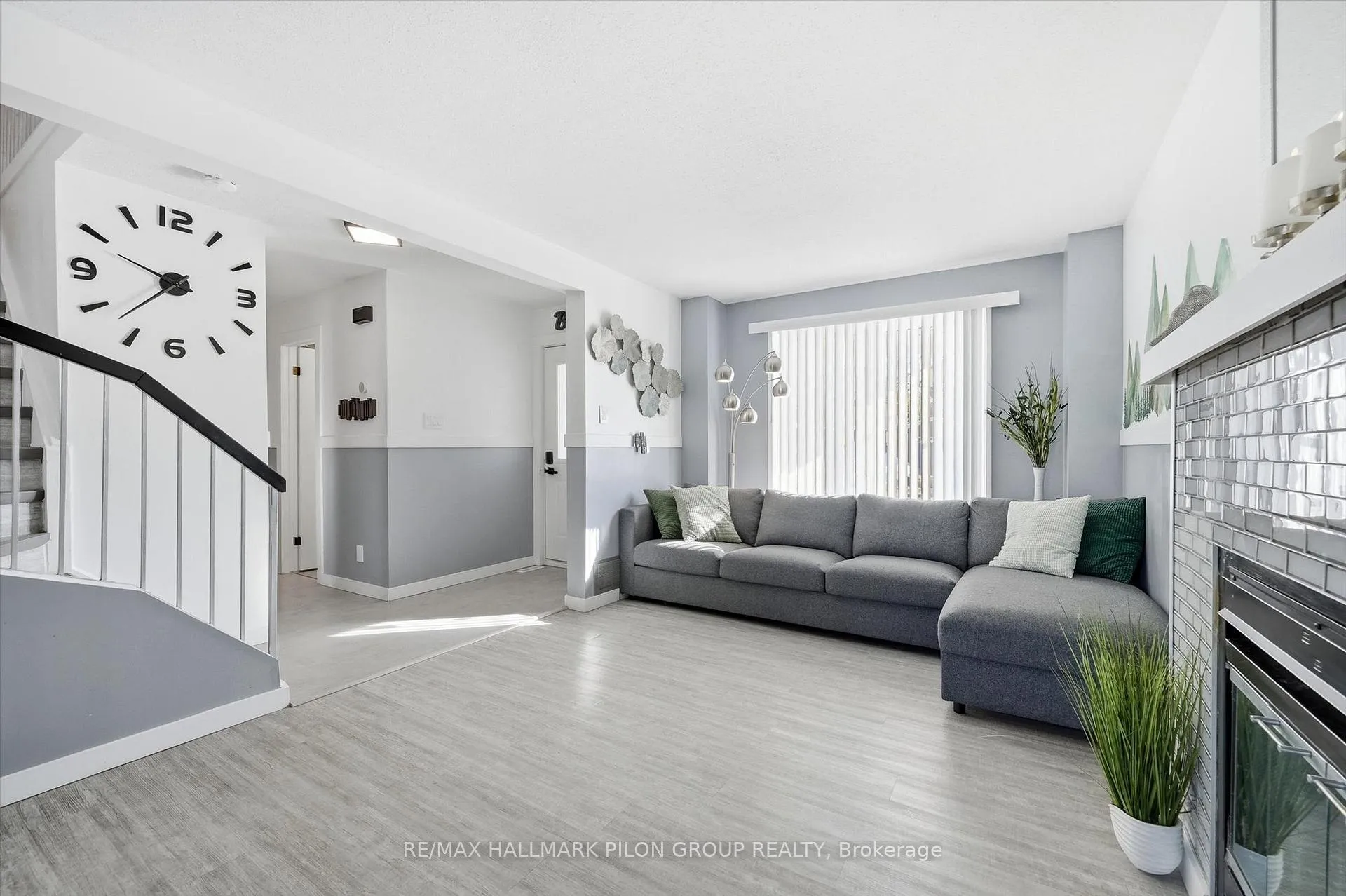 Photo 4 of 1456 Prestone Drive, Ottawa, Bilberry Creek/Queenswood Heights — HOMEH