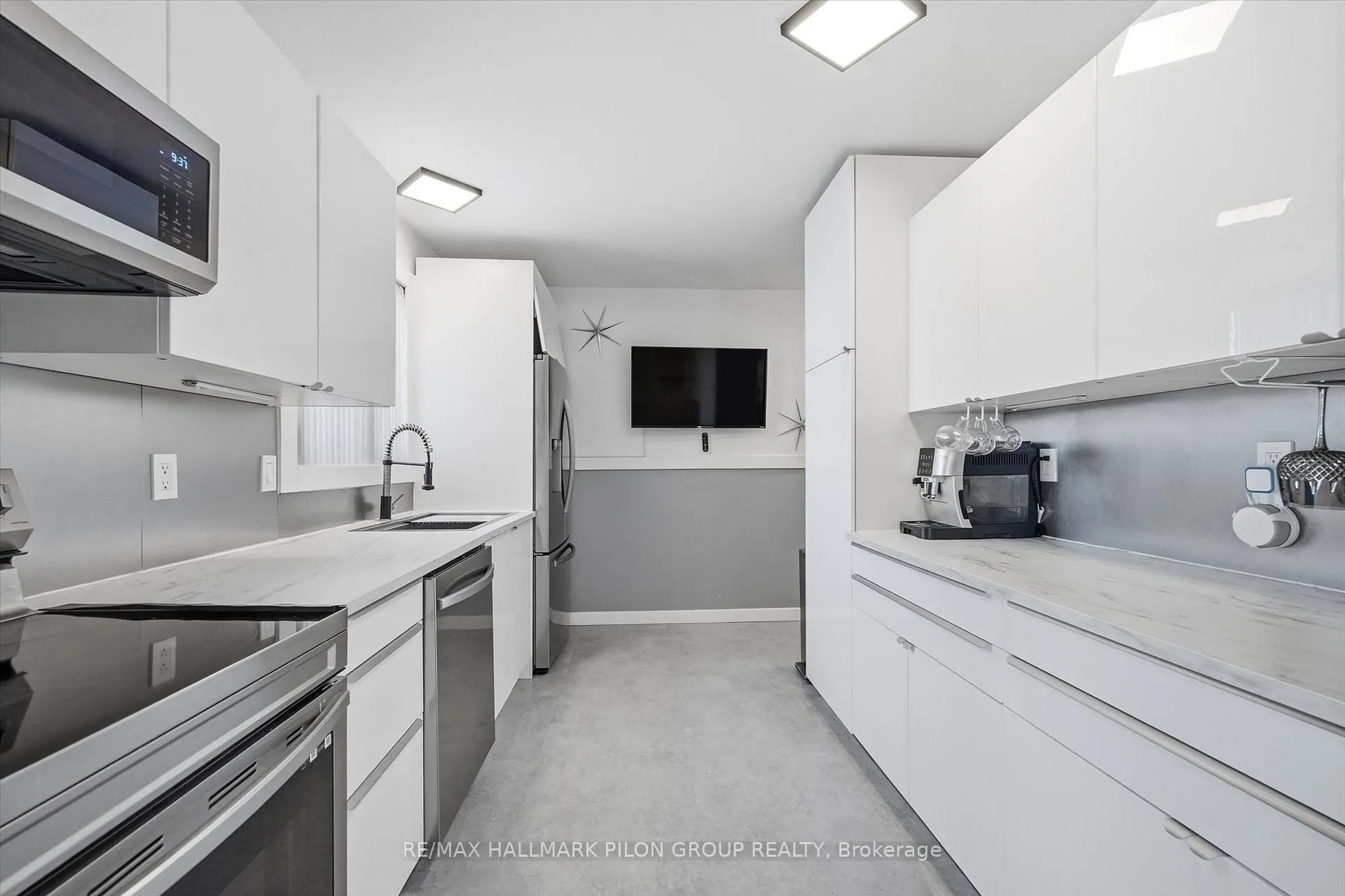 Photo 7 of 1456 Prestone Drive, Ottawa, Bilberry Creek/Queenswood Heights — HOMEH