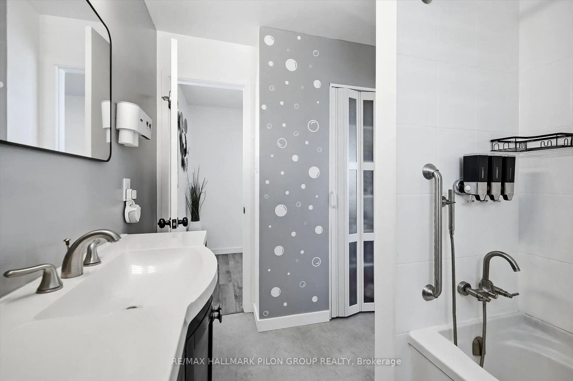 Photo 15 of 1456 Prestone Drive, Ottawa, Bilberry Creek/Queenswood Heights — HOMEH