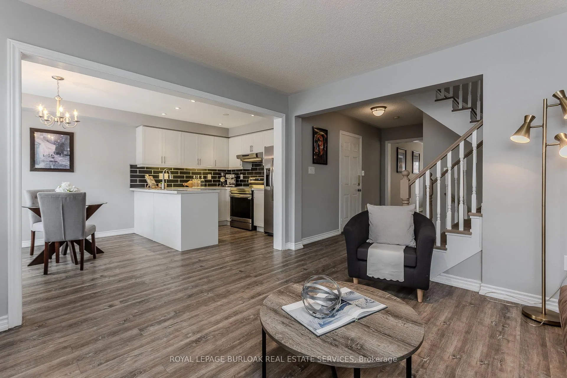 Photo 5 of 4077 Gunby Crescent, Burlington, Alton — HOMEH