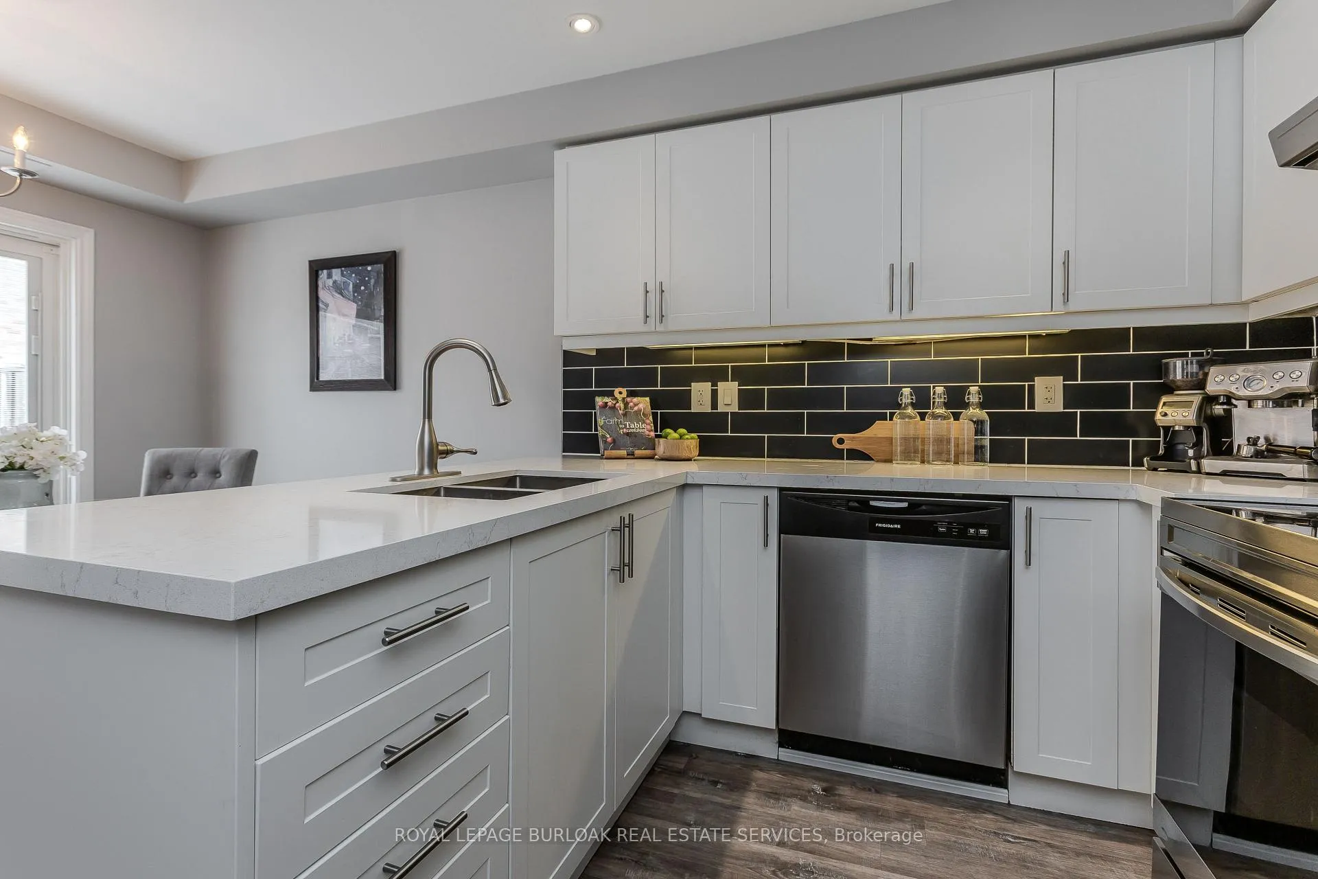 Photo 6 of 4077 Gunby Crescent, Burlington, Alton — HOMEH