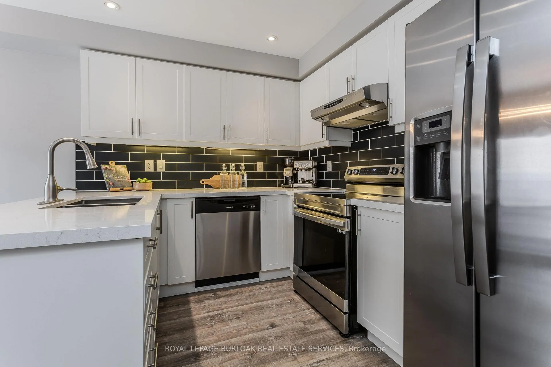 Photo 7 of 4077 Gunby Crescent, Burlington, Alton — HOMEH