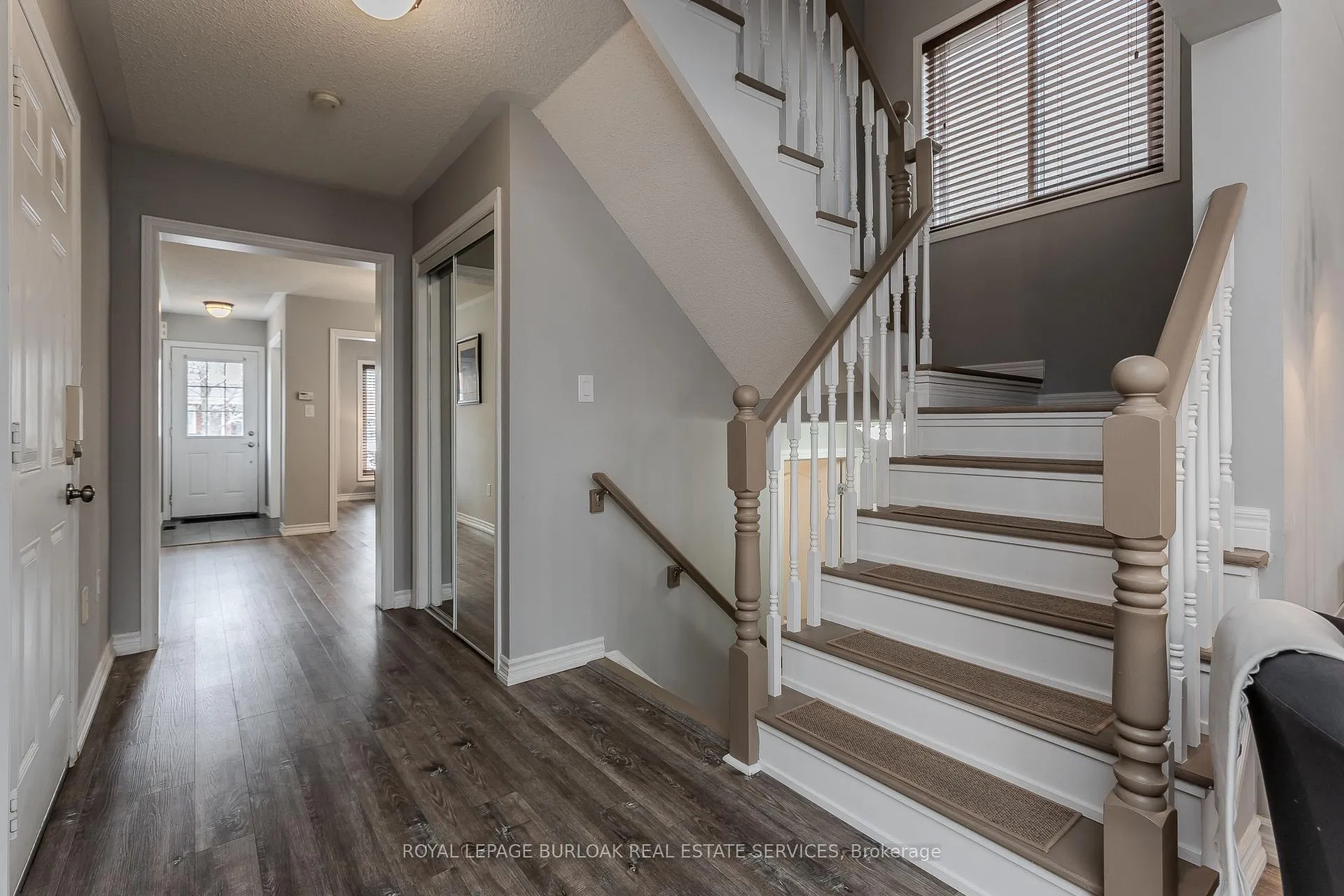 Photo 13 of 4077 Gunby Crescent, Burlington, Alton — HOMEH