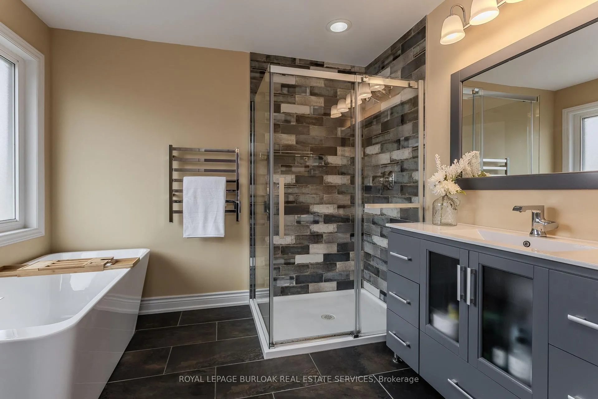 Photo 14 of 4077 Gunby Crescent, Burlington, Alton — HOMEH