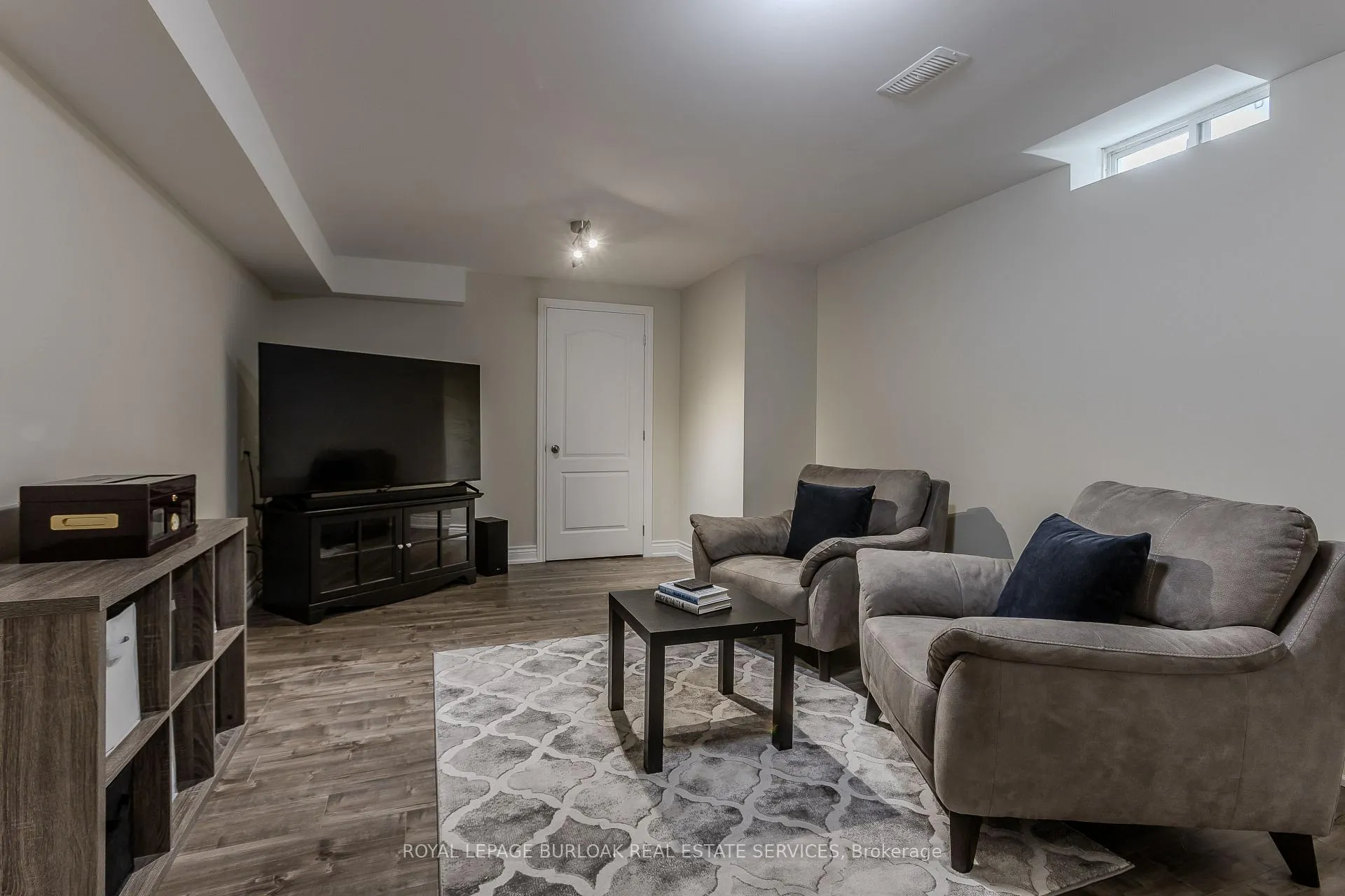 Photo 22 of 4077 Gunby Crescent, Burlington, Alton — HOMEH