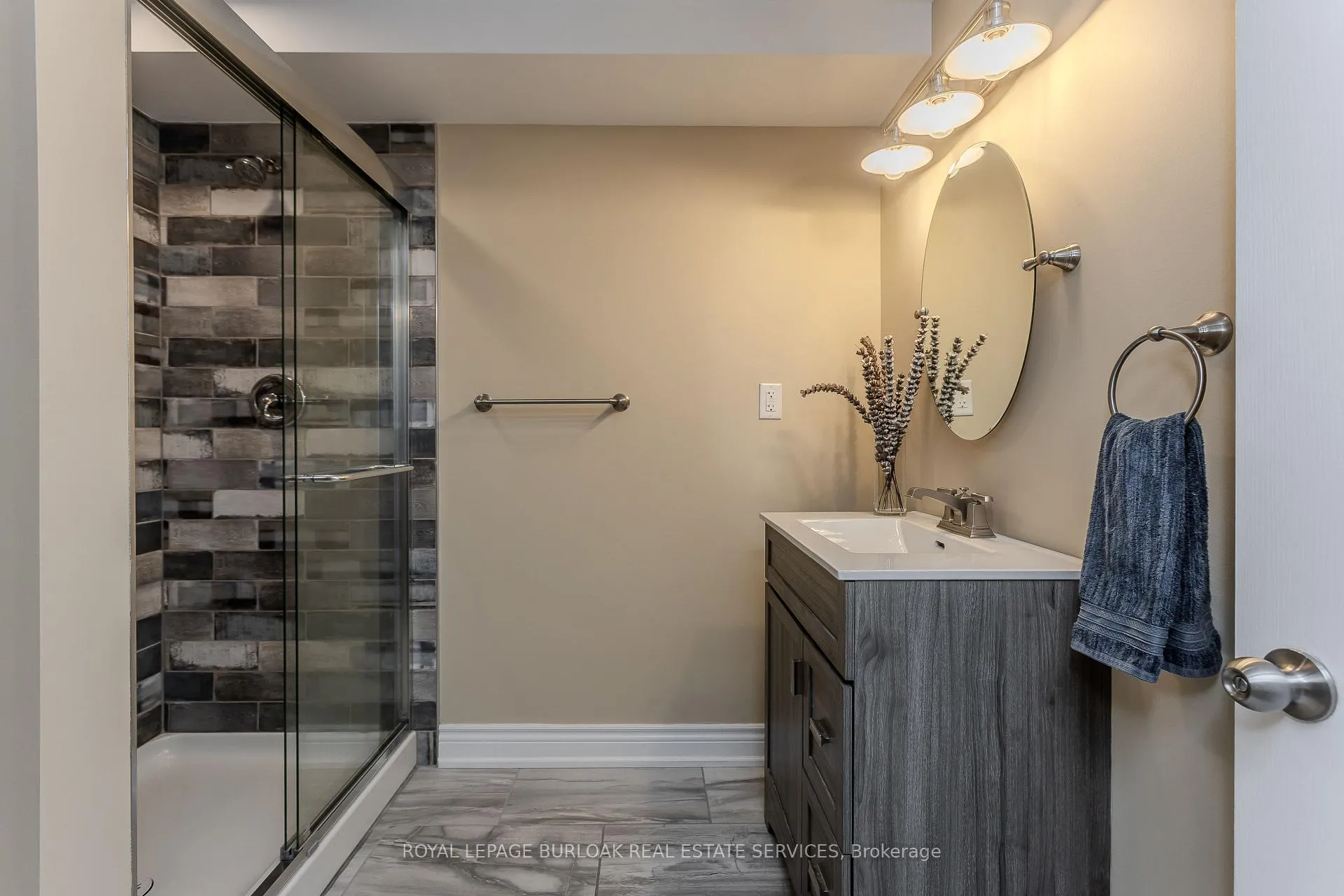 Photo 24 of 4077 Gunby Crescent, Burlington, Alton — HOMEH