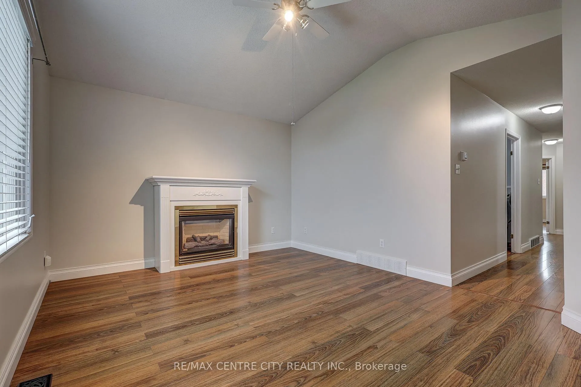 Photo 10 of 42 Oldewood Crescent, St. Thomas — HOMEH